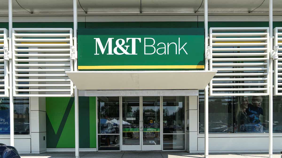 m & t bank